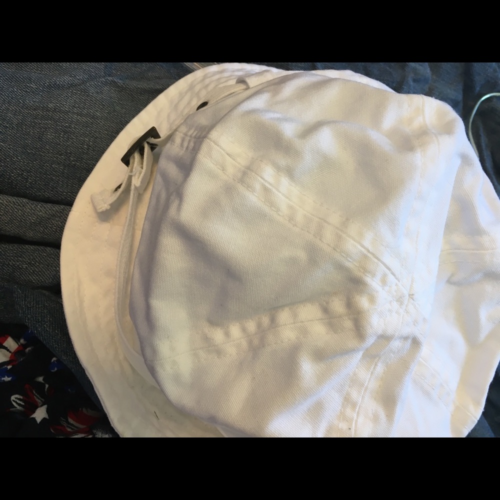FINAL MARKDOWN Ladies sailor style hat
